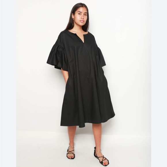Merlette Black Short Sleeve Dress - Picture 1 of 9